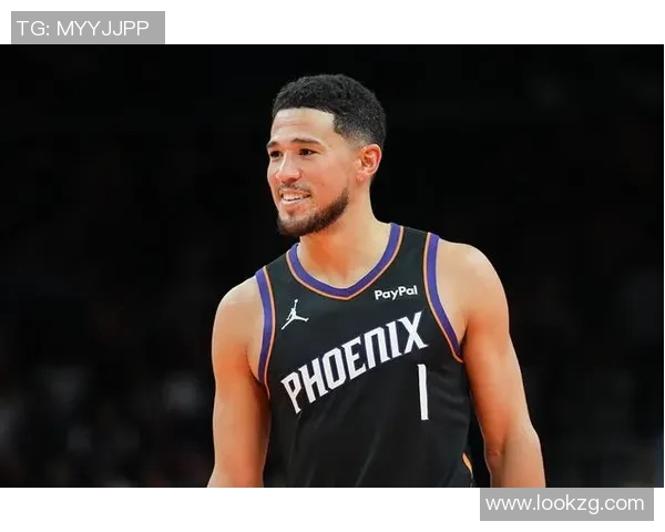 个人能力还是强！布克本赛季场均30分4板7.4助 三分命中率45.7%