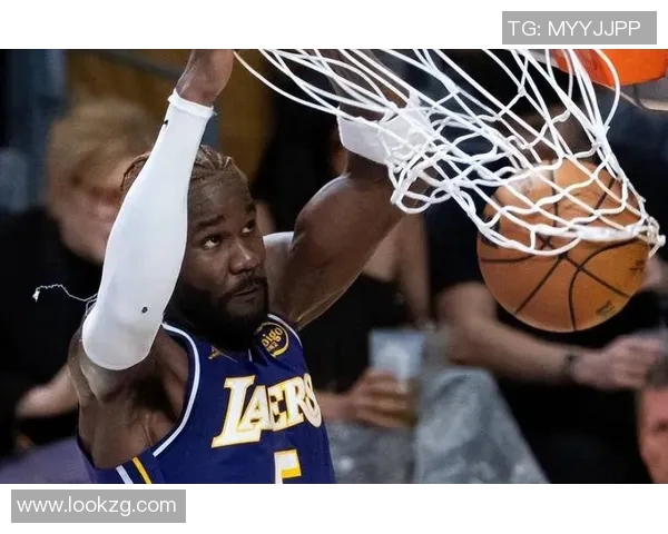 马刺官方：卡斯尔盆骨挫伤，本场对阵湖人不会回归